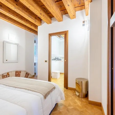 Apartment Sgarzerie Luxury Flat 2 120mq *