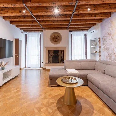Apartment Sgarzerie Luxury Flat 2 120mq